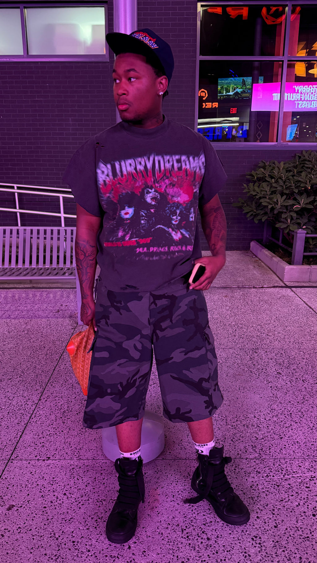 Blurry K!$$ Tee